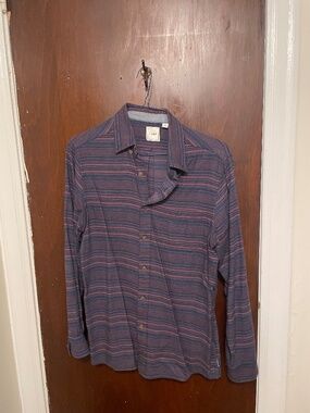 Medium Long sleeve button down shirt
